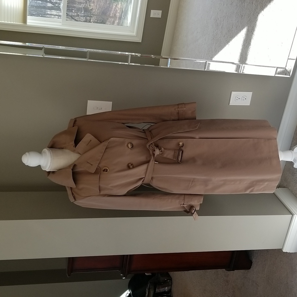 Brooks Brothers trench coat with removal wool liner size 8.